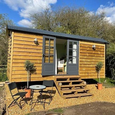 Hettie Luxury shepherds hut Semley Buitenkant foto